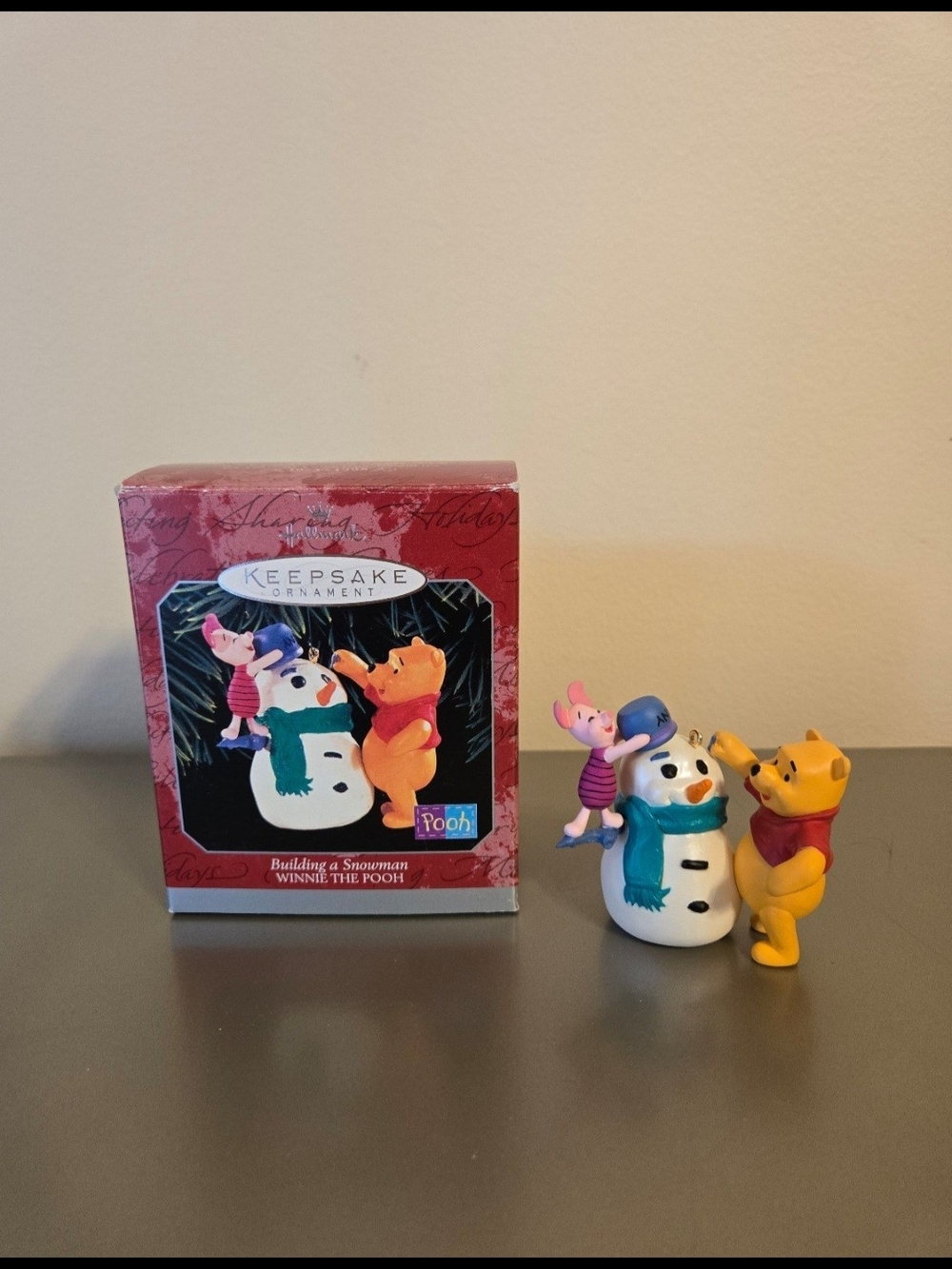 Hallmark Disney Winnie The Pooh Building a Snowman Christmas Ornament